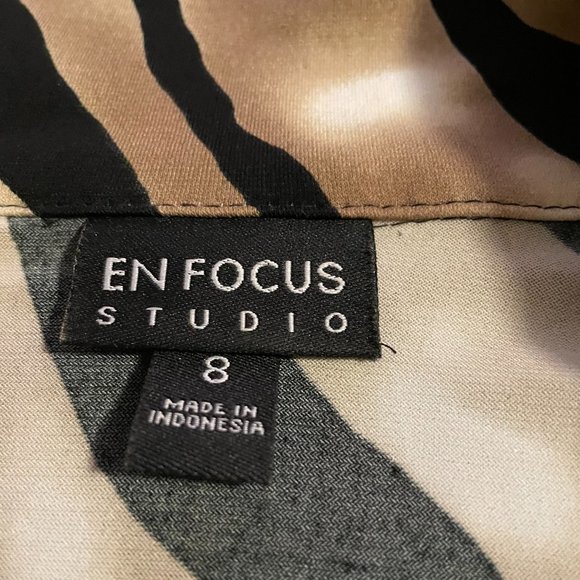 EN FOCUS Dress Size 8 - Picture 6 of 7